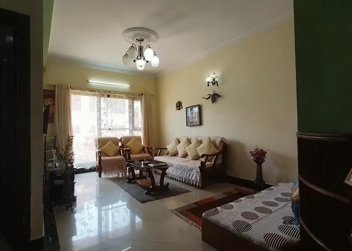 Apartment Metro Axis Residency